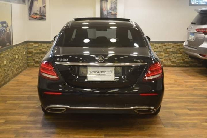 mercedes-benz-e200-exclusive-model-2017-big-3