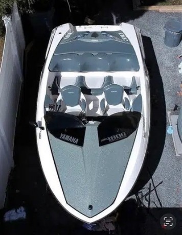 jet-boat-yamaha-big-0